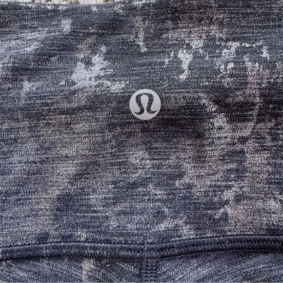 Lululemon Wunder Under High-Rise Tight 28"
Heathered Black/Crinkle Brindle Foil - Picture 8 of 8